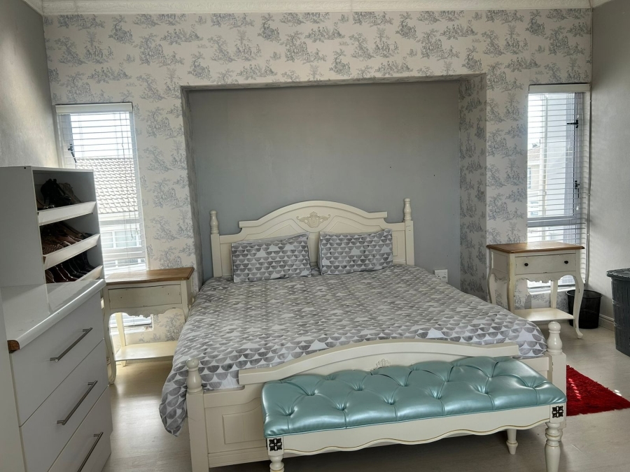 5 Bedroom Property for Sale in Nahoon Valley Park Eastern Cape